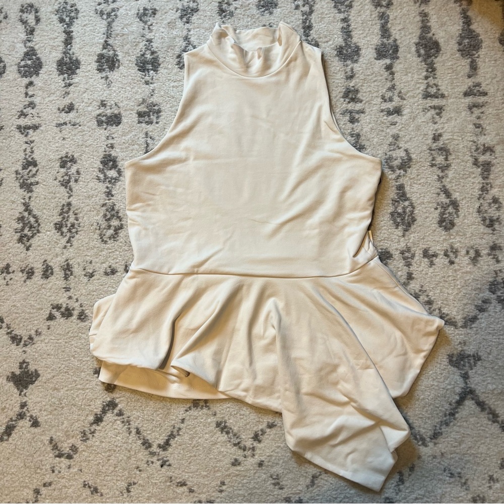 Susana Monaco NWT Mock Neck Asymmetrical Hem Top